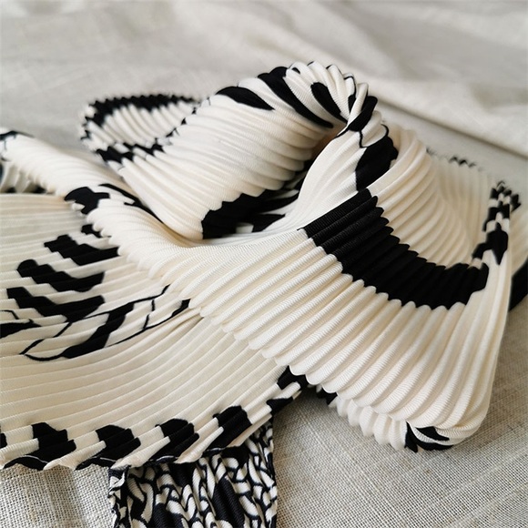 Elegant Wave rope Silk Scarf - Picture 6 of 9